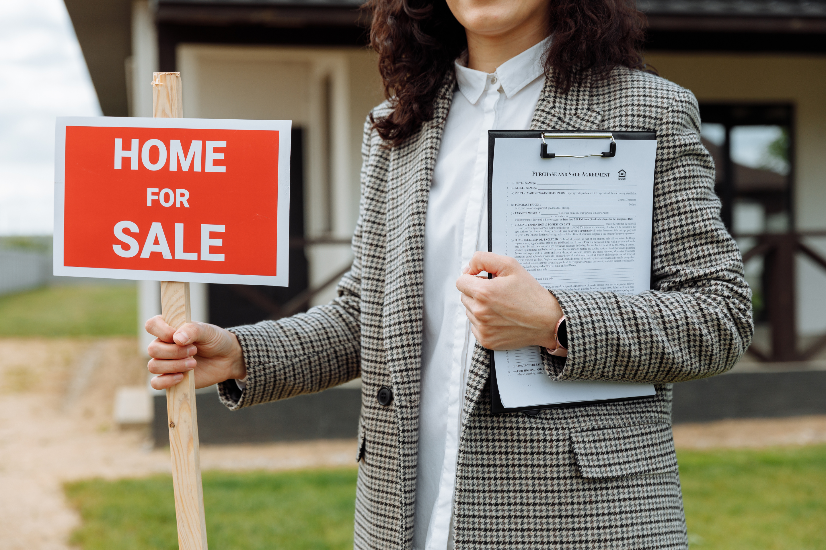 real estate agent- tips to sell a home while living in it